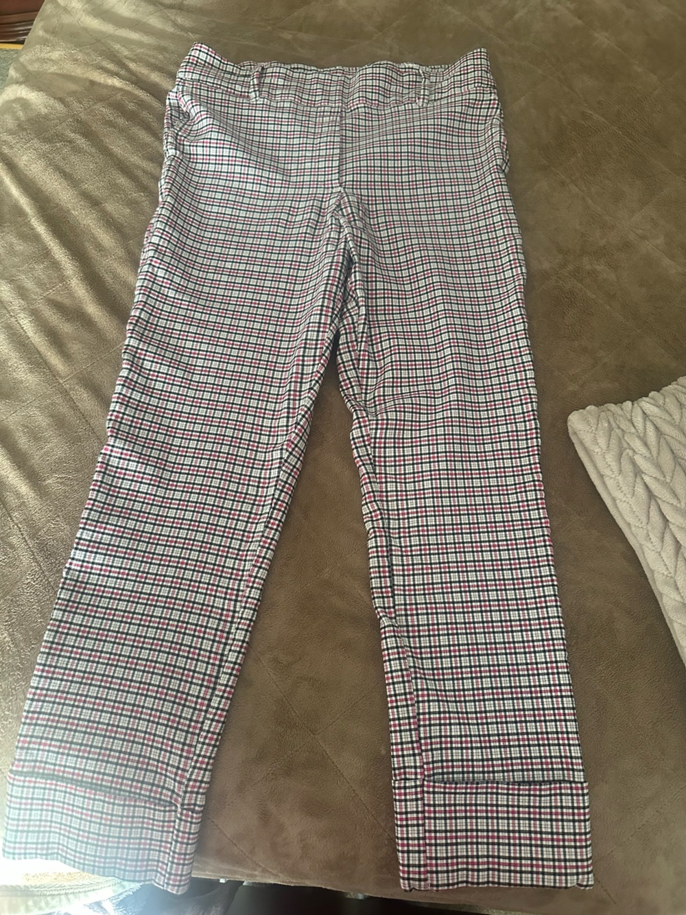Women’s Checked Slim Fit Pants in White, Black & Red